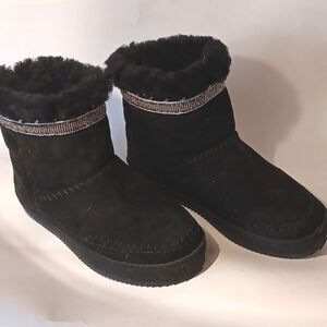 Laidback London  Anthropoligie Nyali Black Fur-Lined Suede Boots